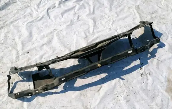 Volkswagen PASSAT B4 Radiator support slam panel