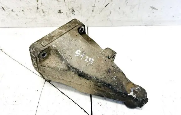 Mercedes-Benz Vito Viano W639 Engine mounting bracket a6462230204
