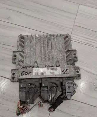 Renault Megane III Engine control unit/module ECU SID305