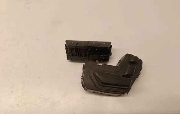 Mercedes-Benz CLS C218 X218 Seat control switch A2128700558