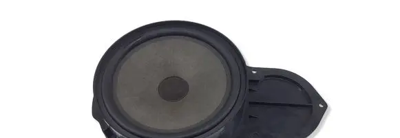 Volkswagen PASSAT CC Front door speaker 