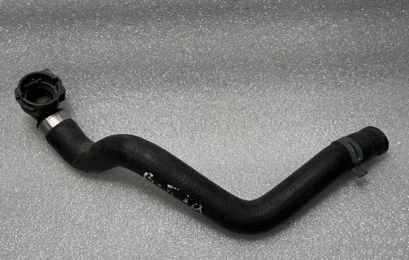 Audi A4 S4 B5 8D Engine coolant pipe/hose 8D0819372b