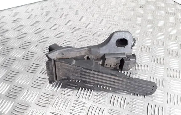 Volkswagen Touran I Accelerator throttle pedal 1T2721503G 6PV00874600