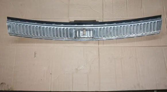 Volkswagen Touareg II Trunk/boot sill cover protection 7P0863459E