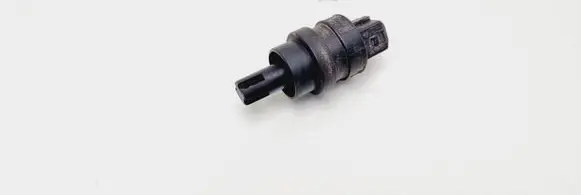 Volkswagen PASSAT B4 Intake air temperature sensor 028906081