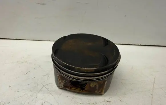 Mercedes-Benz C W204 Piston A2710304817 2710304817 A2710307017