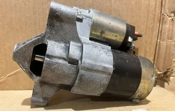 Citroen Xsara Starter motor M000T82081