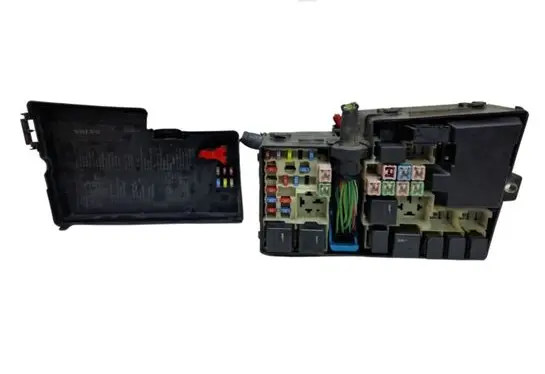 Volvo V50 Fuse box set 8688040 418818000 30737024