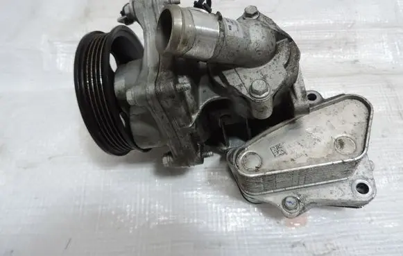 Opel Astra K Water pump 12635767