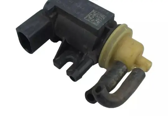 Volkswagen Golf VII Turbo solenoid valve 04L131051F