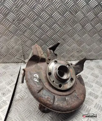 Front wheel hub