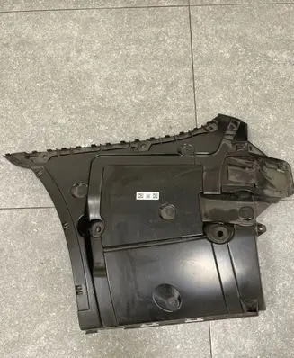 BMW 5 G30 G31 Rear bumper mounting bracket 21754011 8098689