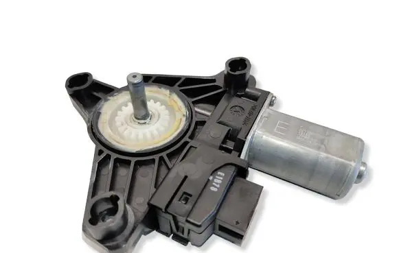 Mercedes-Benz C W205 Rear door window regulator motor A2139060502 C51465101 18166