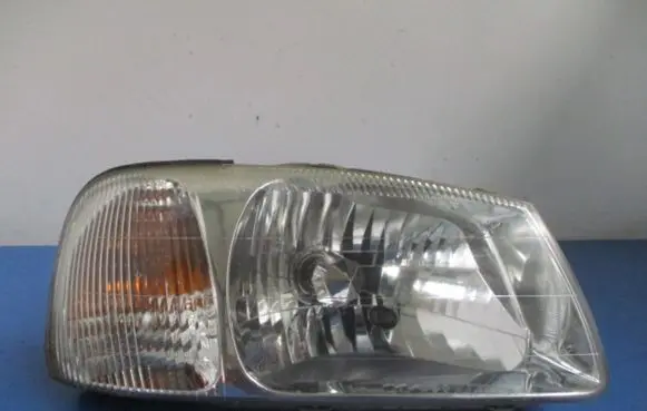 Hyundai Accent Headlight/headlamp