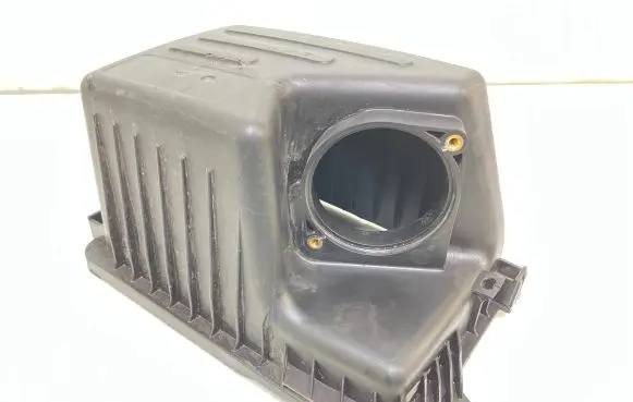 Hyundai Santa Fe Air filter box cover 281112B200