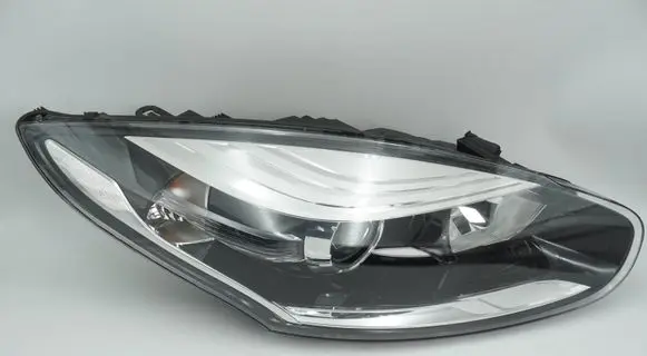 Renault Megane III Headlight/headlamp 260100923R 0301288202