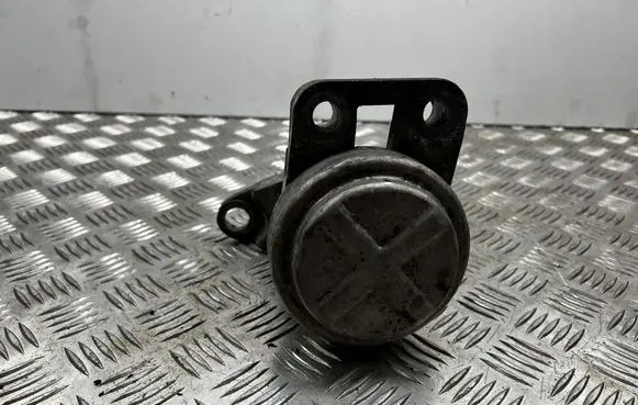 Ford Mondeo MK IV Engine mount bracket HL8020M10