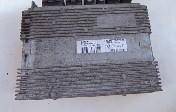 Renault Laguna I Engine control unit/module 7700871984