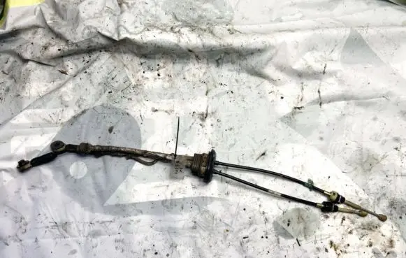 Gear shift cable linkage
