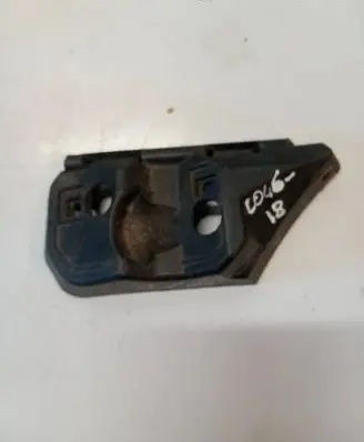 Front bumper mounting bracket