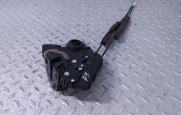 Lexus GS 300 350 430 450H Front door lock 6904030A20