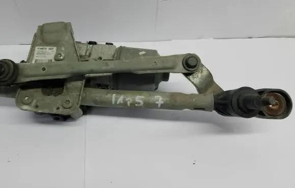 Mazda 3 I Front wiper linkage and motor F00S2S2473