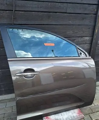 KIA Sportage Front door