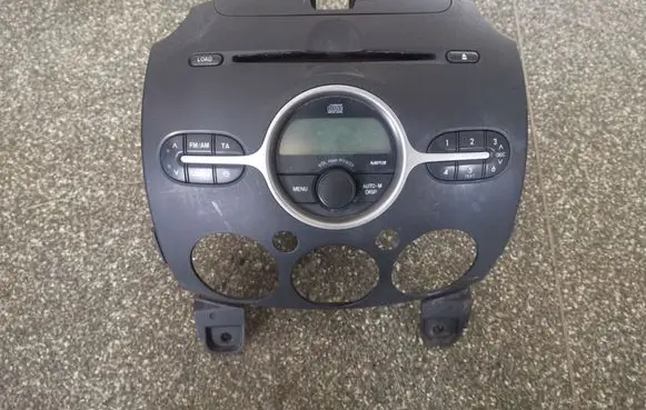 Mazda 2 Radio/CD/DVD/GPS head unit DF7466AR0