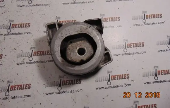 Mercedes-Benz A W169 Engine mount bracket A1692400618