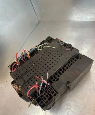 Volvo V70 Fuse box set 9496959 170901F 01W381