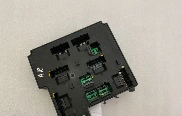 Volvo XC90 Fuse module 31473570
