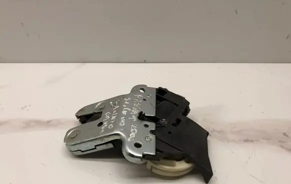 Volkswagen PASSAT B6 Tailgate/trunk/boot lock/catch/latch 4F5827505D