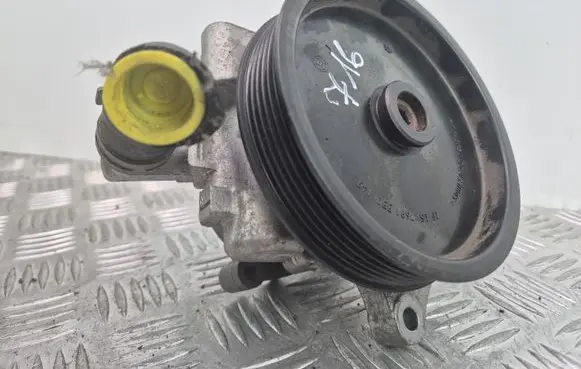 Mercedes-Benz E W212 Power steering pump A0054668201