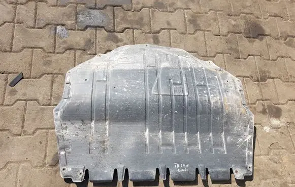 Seat Ibiza IV (6J,6P) Engine splash shield/under tray 6R0825237B