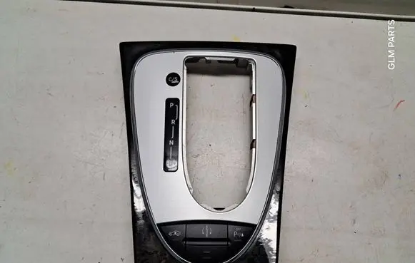 Mercedes-Benz E W211 Gear shifter surround trim plastic A2115420426 2118213158