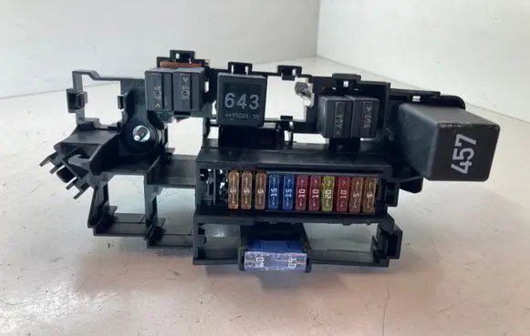 Audi A4 S4 B8 8K Fuse module