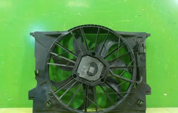 Mercedes-Benz CLS C219 Fan set A2115001698 XP76