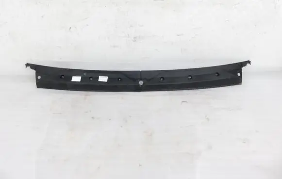 Iveco Daily 6th gen Wiper trim 5801951120 5801951075
