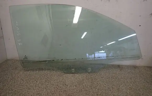 Mitsubishi Space Star Sliding door window/glass 