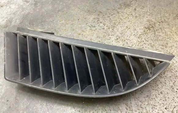 Mitsubishi Colt CZ3 Front bumper lower grill MN127773