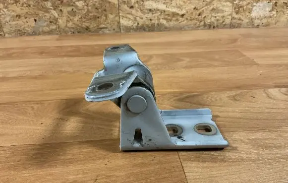 Opel Meriva B Front door upper hinge