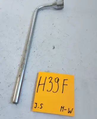 Mercedes-Benz C AMG W202 Wheel nut wrench 
