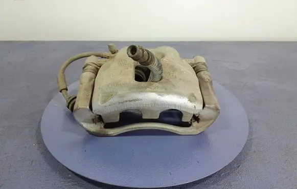 Volkswagen Amarok Front brake caliper 2H0615106G