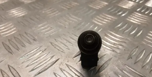 Volkswagen Golf IV Fuel injector 037906031AA