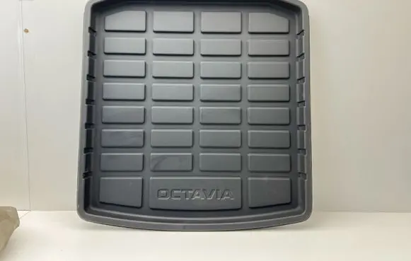 Skoda Octavia Mk4 Rubber trunk/boot mat liner 5E6061162 M0815B2