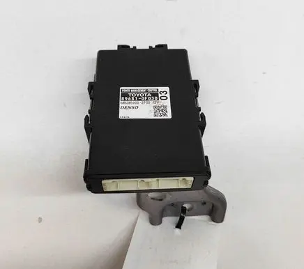 Toyota Avensis T270 Voltage converter/converter module MB2850002730 896810F030