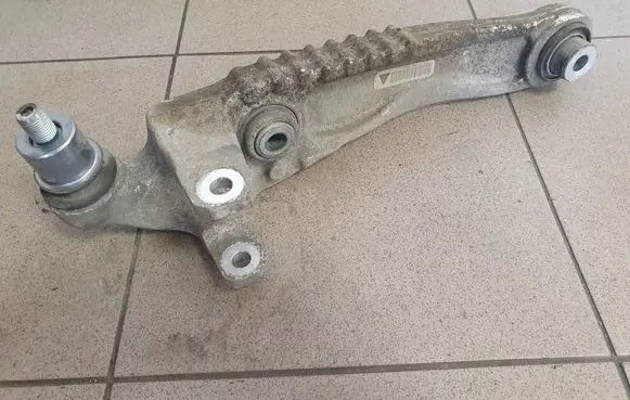 Jaguar F-Pace Front lower control arm/wishbone HK833C255BA