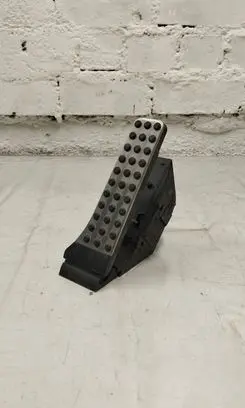 Mercedes-Benz GLC X253 C253 Accelerator throttle pedal A2533000104