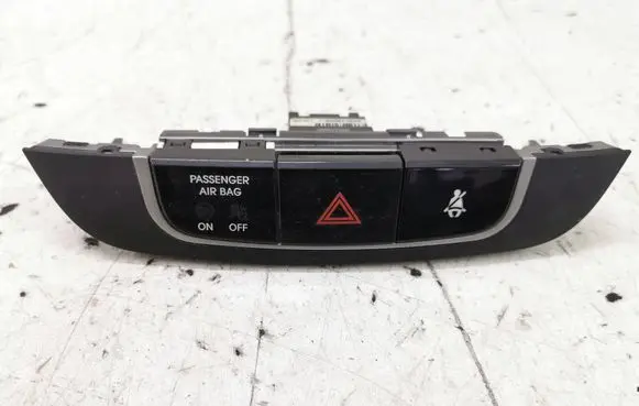 Hyundai ix35 Hazard light switch 847402S350TAN A35N