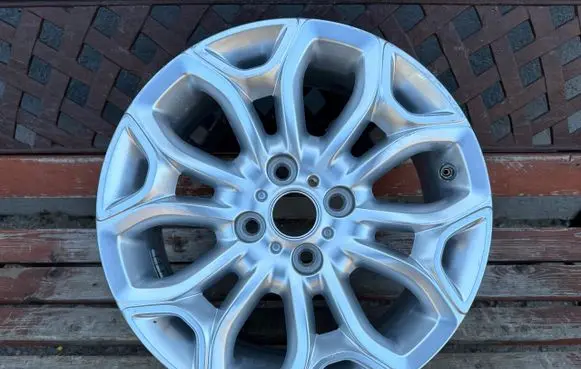 Ford Ecosport R16 alloy rim 